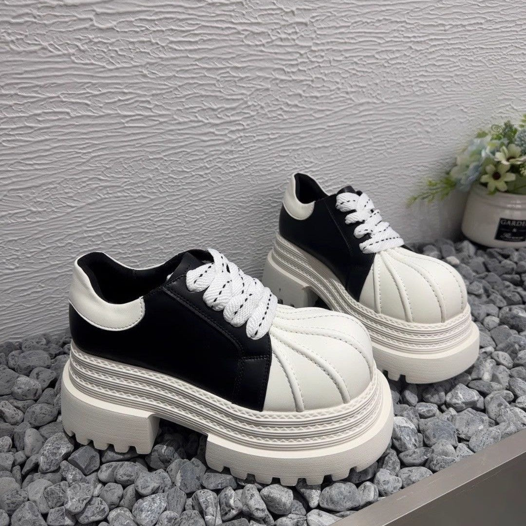Damen Chunky Sneaker mit robustem Profil und stylischer Nahtdetails Echo Archiv
