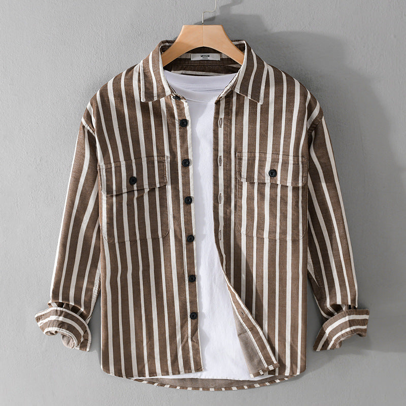 Herren Hemdjacke mit vertikalen Streifen, aufgesetzten Brusttaschen und leichter Baumwollstruktur Echoarchiv
