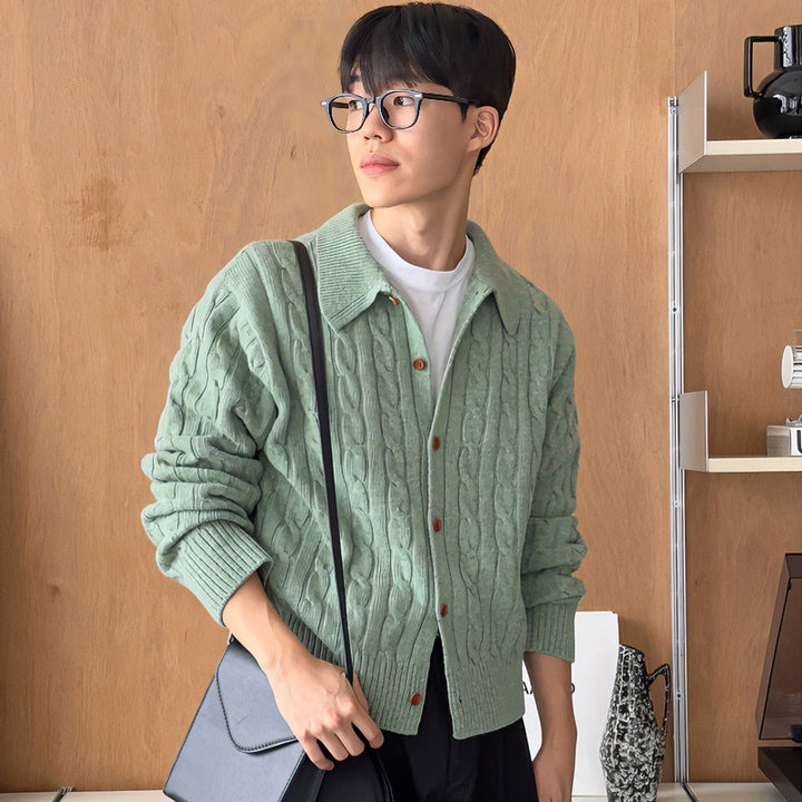 Herren Strickjacke mit Zopfmuster, Hemdkragen und durchgehender Knopfleiste Echoarchiv
