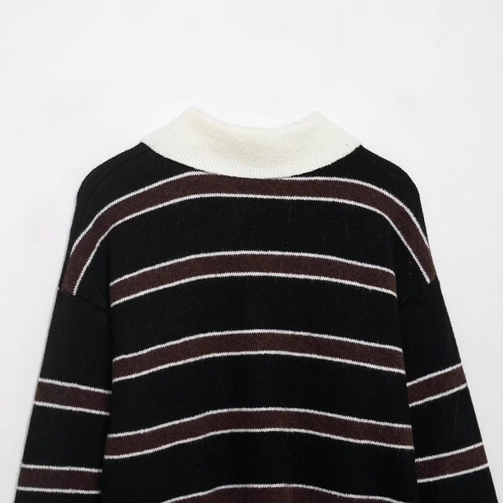 Damen Gestreifter Polokragen-Pullover aus weichem Strukturstrick mit Knopfleiste Echoarchiv