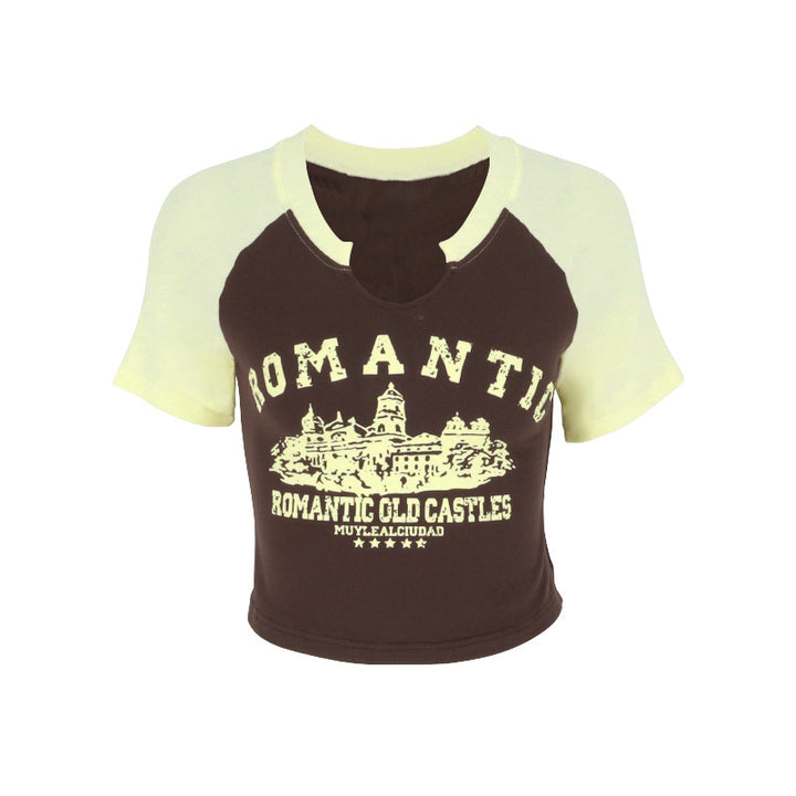 Damen cropped T-Shirt mit einzigartigem Ausschnitt und fröhlichem Grafikdesign Echo Archiv