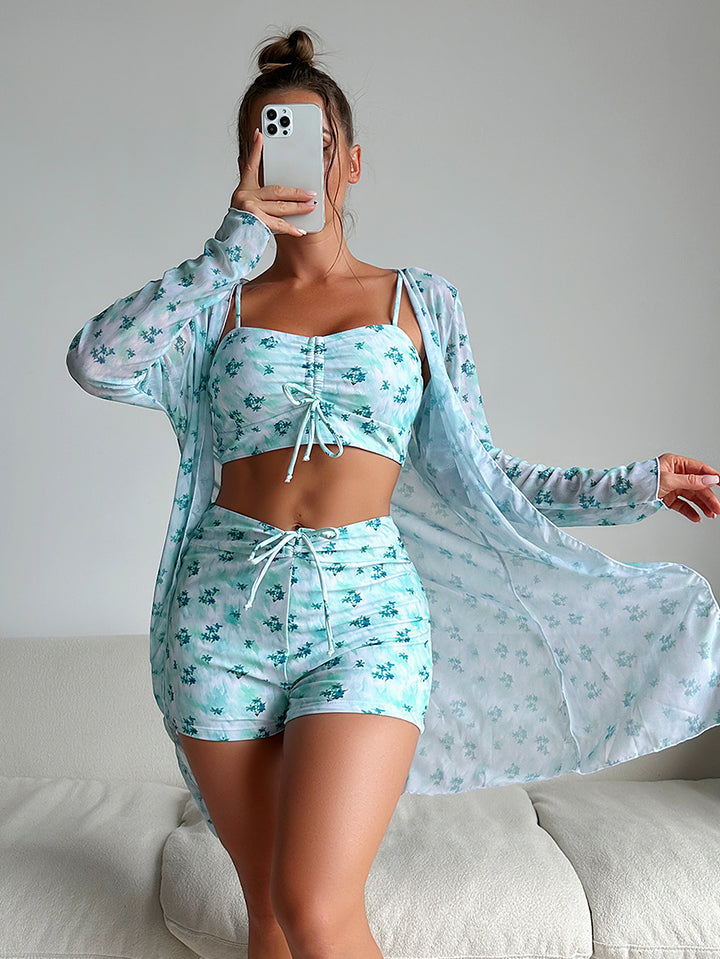 Damen Beachlook mit luftiger Wickeljacke Echo Archiv