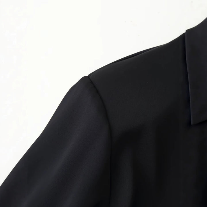 Damen Asymmetrisches Satin-Top mit Spitzenbesatz, Stehkragen und Glockenärmeln Echo Archiv