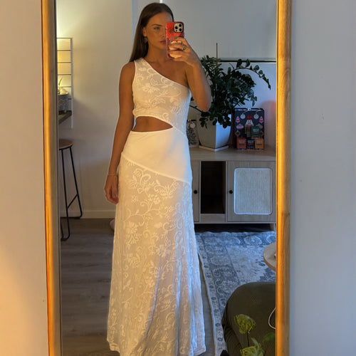 Damen Elegantes Maxikleid mit asymmetrischem Schnitt und floralem Spitzenbesatz Echo Archiv