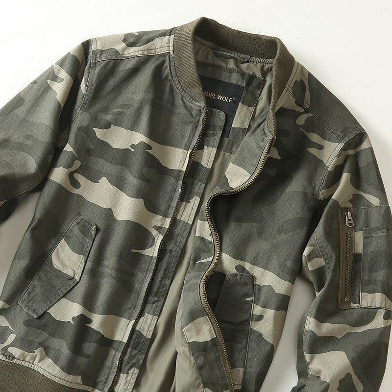 Herren Bomberjacke im Military-Camouflage mit Reißverschluss, Rippbündchen und Ärmeltasche Echoarchiv