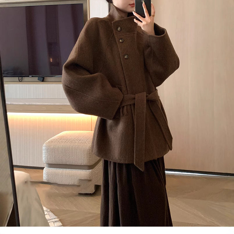 Damen Modischer und eleganter Wollmantel Echoarchiv