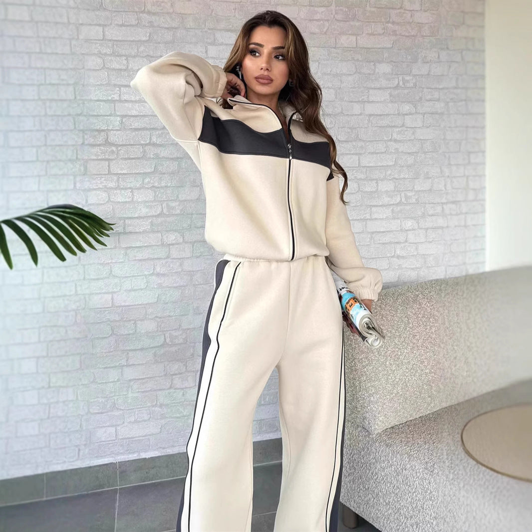 Damen Komfortables Campus-Lounge-Set mit kurzem Reißverschluss-Top und Seitenstreifen-Jogger – Avérine