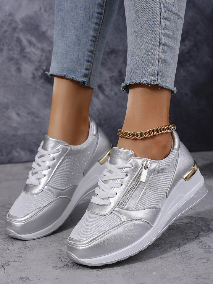 Damen  stylische Plateausneaker mit seitlichem Reißverschluss gepolstertem Komfortfußbett und dekorativen Metallic-Overlays Echo Archiv