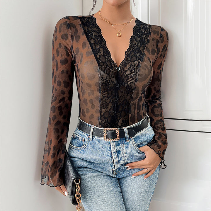 Damen Transparenter Mesh-Body mit Spitzenblende, V-Ausschnitt und Leoprint Echoarchiv