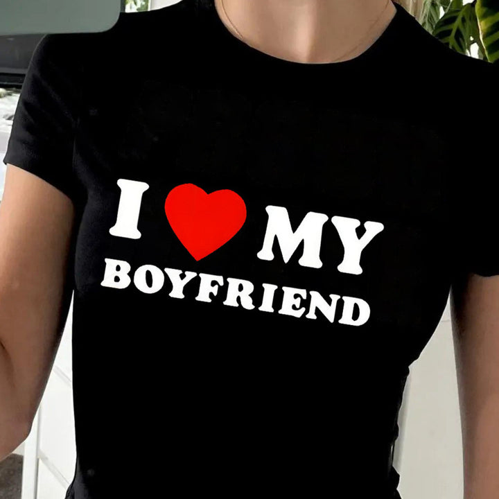 Damen Crop-T-Shirt mit animalistischem Lippenmotiv und auffälligem Schriftzug Echo Archiv