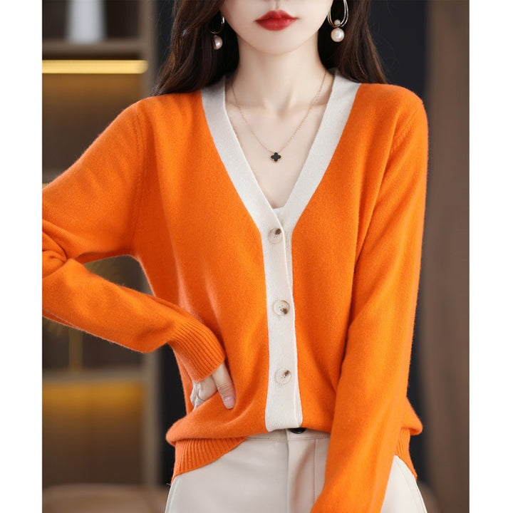Damen Kontrastbesetzter V‑Neck-Feinstrickcardigan mit Perlmuttknöpfen Echoarchiv