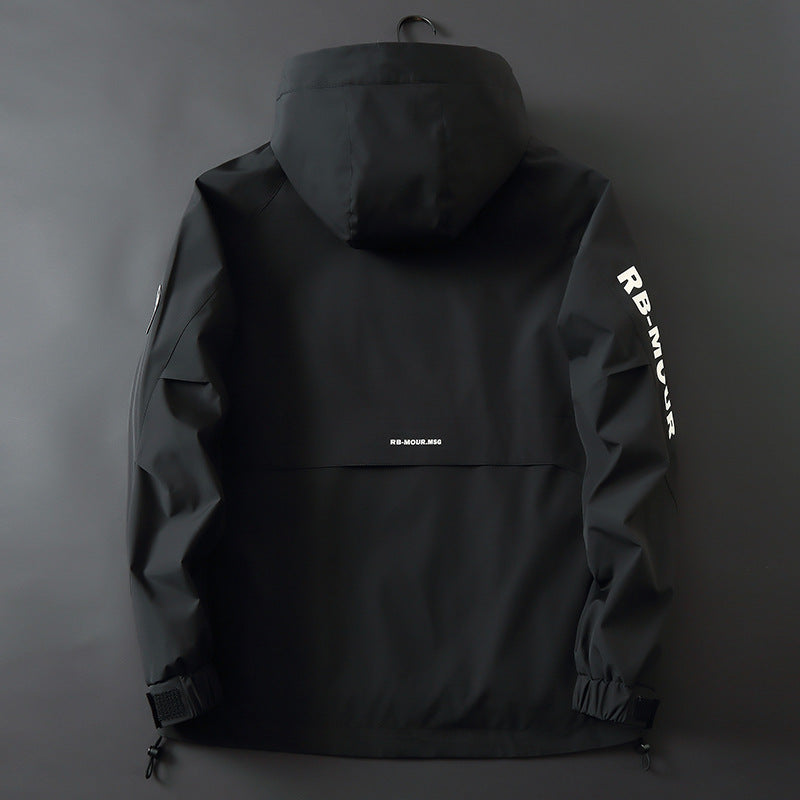 Herren Sportive Softshell-Fieldjacke mit Kapuze, verdecktem Reißverschluss und Logo-Details Echo Archiv
