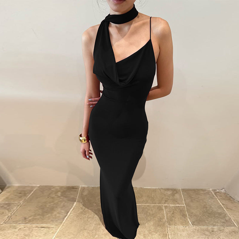 Damen Elegantes Maxikleid mit asymmetrischem Halterneck Echo Archiv