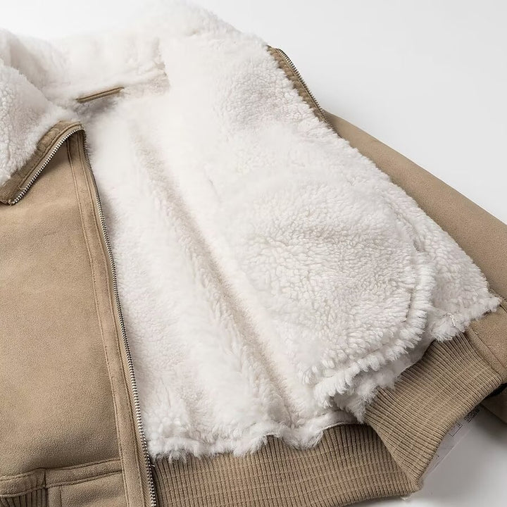 Damen Bomberjacke aus Veloursimitat mit Teddyfutter und großem Schalkragen Echo Archiv