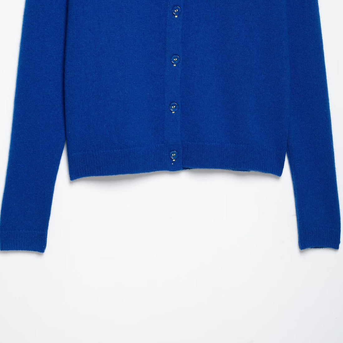 Damen Feinstrick-Cardigan mit Rundhalsausschnitt und Knopfleiste Echoarchiv