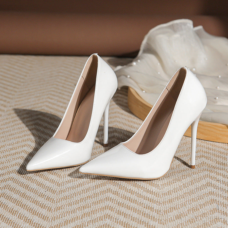 Damen Elegante spitz zulaufende Lackpumps mit extra hohem Stilettoabsatz – Lioré