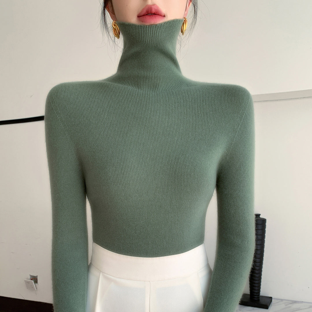 Damen Schlanker Feinstrickpullover mit hohem Rollkragen und feiner Rippstruktur Echoarchiv