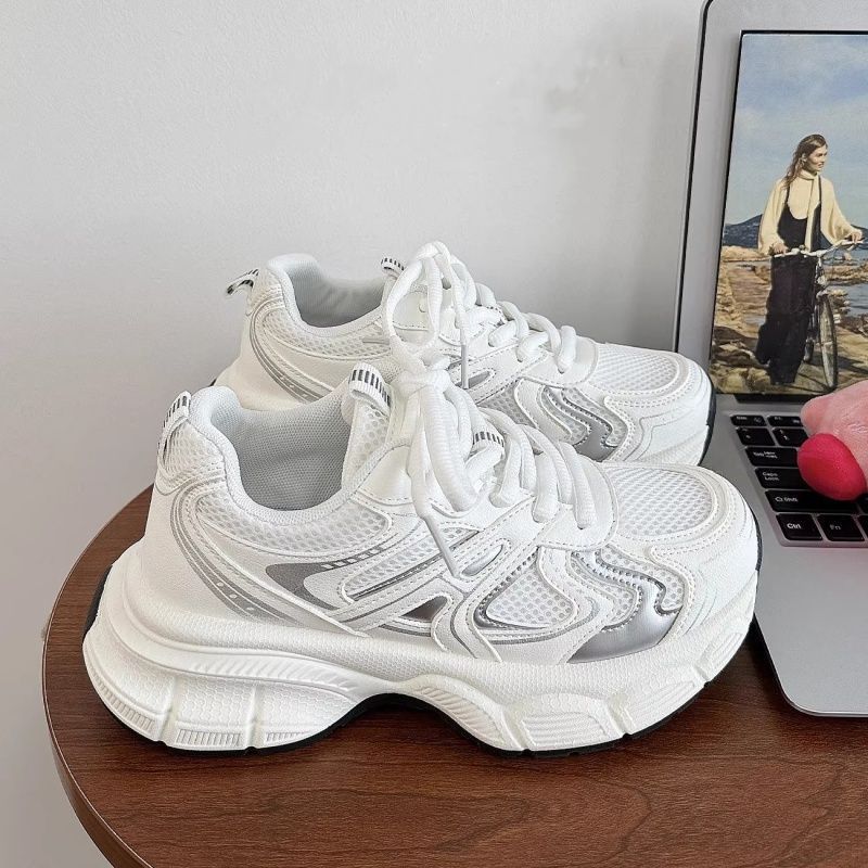 Damen Sportliche Sneakers mit atmungsaktiver Mesh-Oberfläche und dämpfender Sohle Echo Archiv