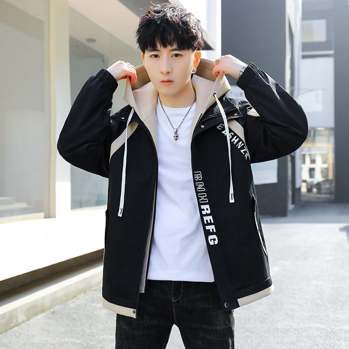 Herren Oversize-Windbreaker mit Kapuze, sportlichem Frontprint und Kontrastpanelen Echoarchiv