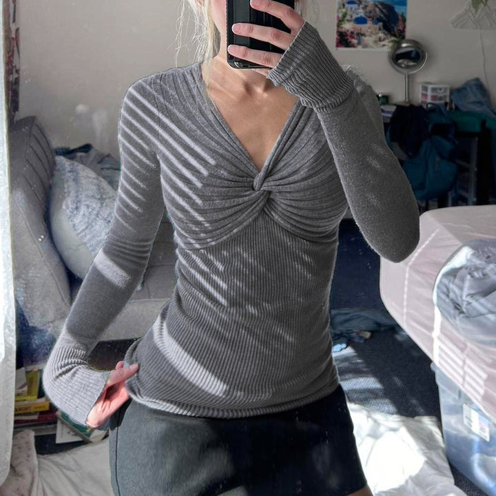 Damen Feinstrick-Pullover mit gedrehtem Vorderteil und taillierter Rippstruktur Echo Archiv