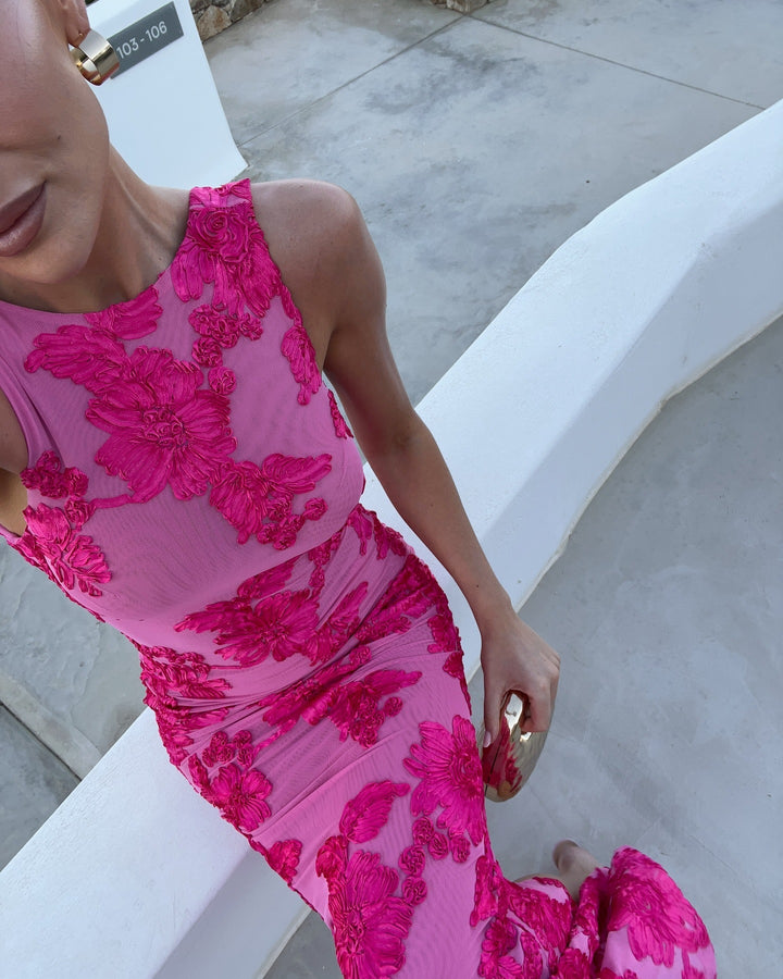 Damen Maxi-Kleid mit floralem 3D-Stickdesign und figurbetonter Silhouette Echo Archiv