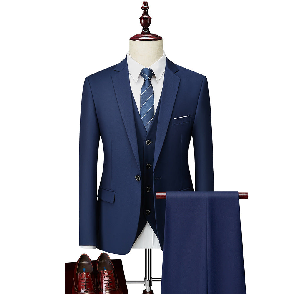 Herren Dreiteiliger Slim-Fit Businessanzug mit Weste und schmaler Silhouette Echo Archiv