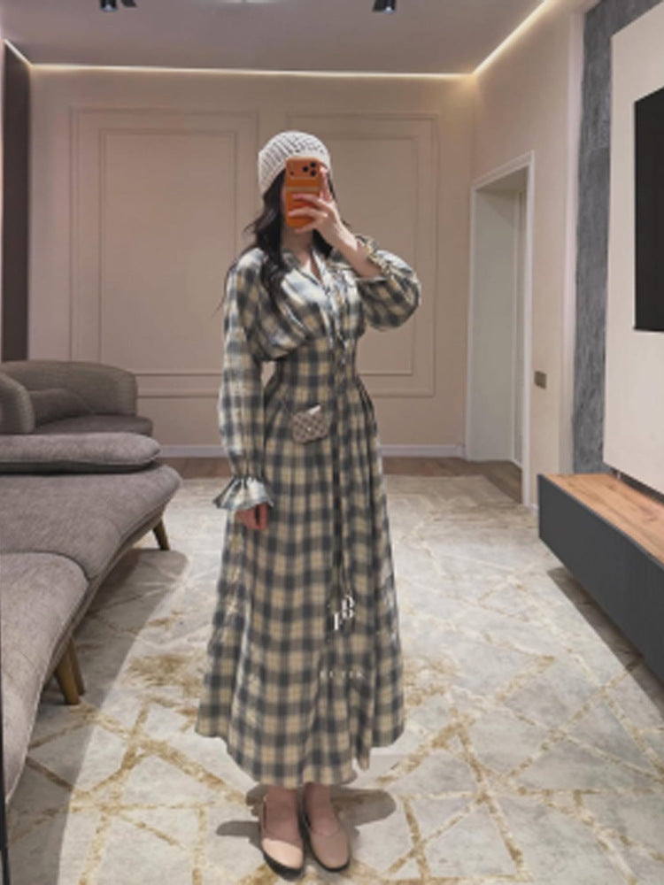 Damen Maxikleid im Karierten Hemdblusenstil mit Taillengürtel und Rüschenmanschetten Echoarchiv