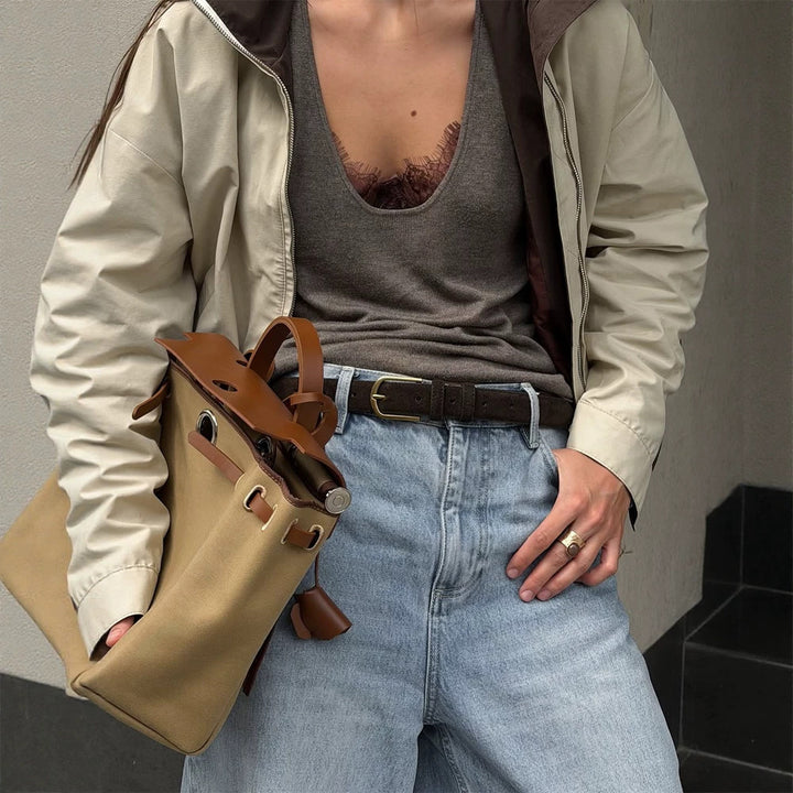 Damen Leichte Bomberjacke im Colorblock‑Stil mit hohem Stehkragen Echoarchiv