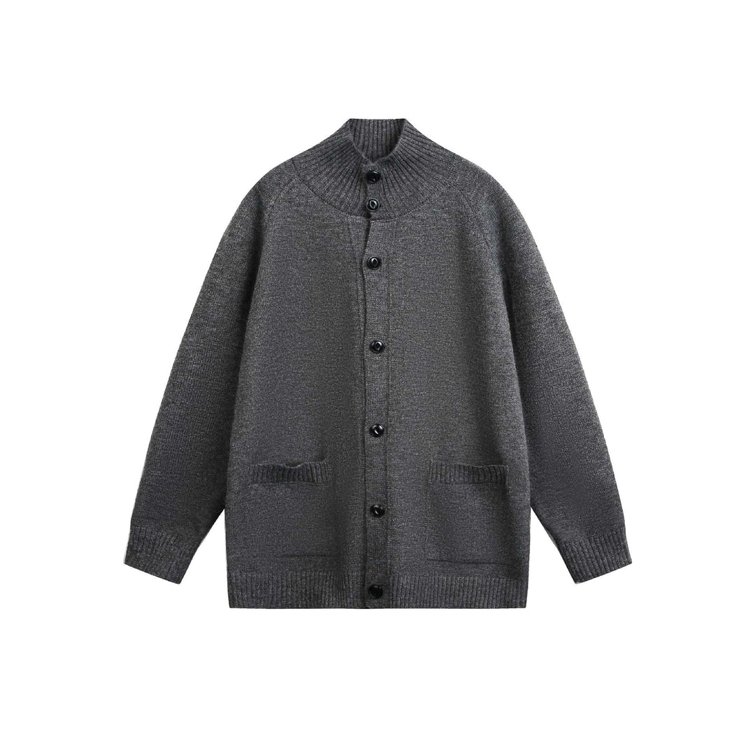 Unisex Cardiganjacke mit hohem Rippkragen, durchgehender Knopfleiste und Eingrifftaschen Echoarchiv