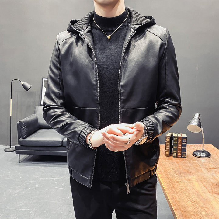Herren Kapuzen-Lederimitatjacke im Slim‑Fit mit Reißverschluss und Raglanärmeln – Valtoré