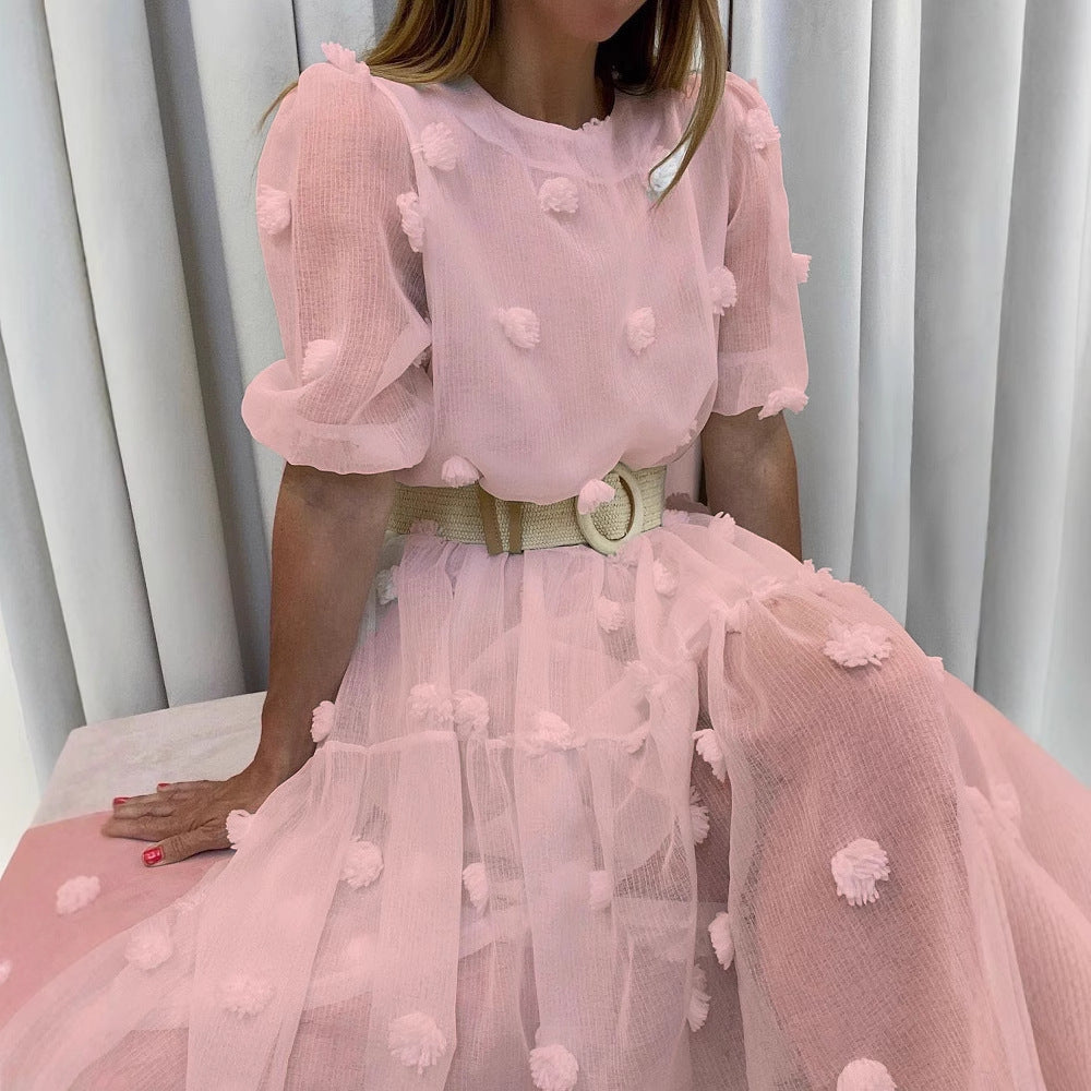 Damen Kleid mit volumetrischen Puffärmeln und dekorativen Fransen Echo Archiv