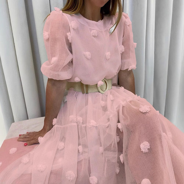 Damen Kleid mit volumetrischen Puffärmeln und dekorativen Fransen Echo Archiv