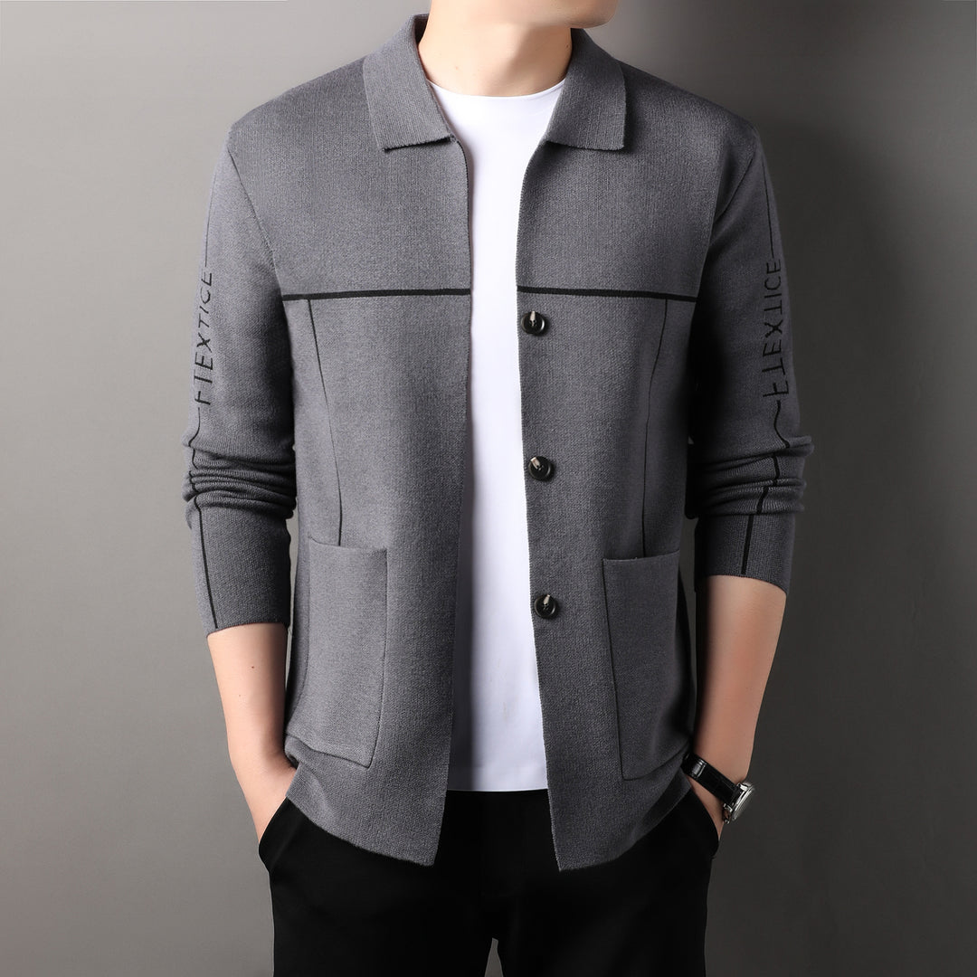 Herren modische Strickjacke mit hohem Kragen und eleganten Knöpfen Echoarchiv