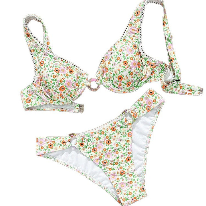Damen Bikiniset mit elegantem Blütenmuster und verzierenden Ringen Echo Archiv