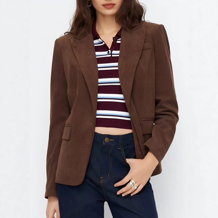 Damen Kord-Blazer mit schmaler Silhouette, schmalem Revers und Pattentaschen – Valéne