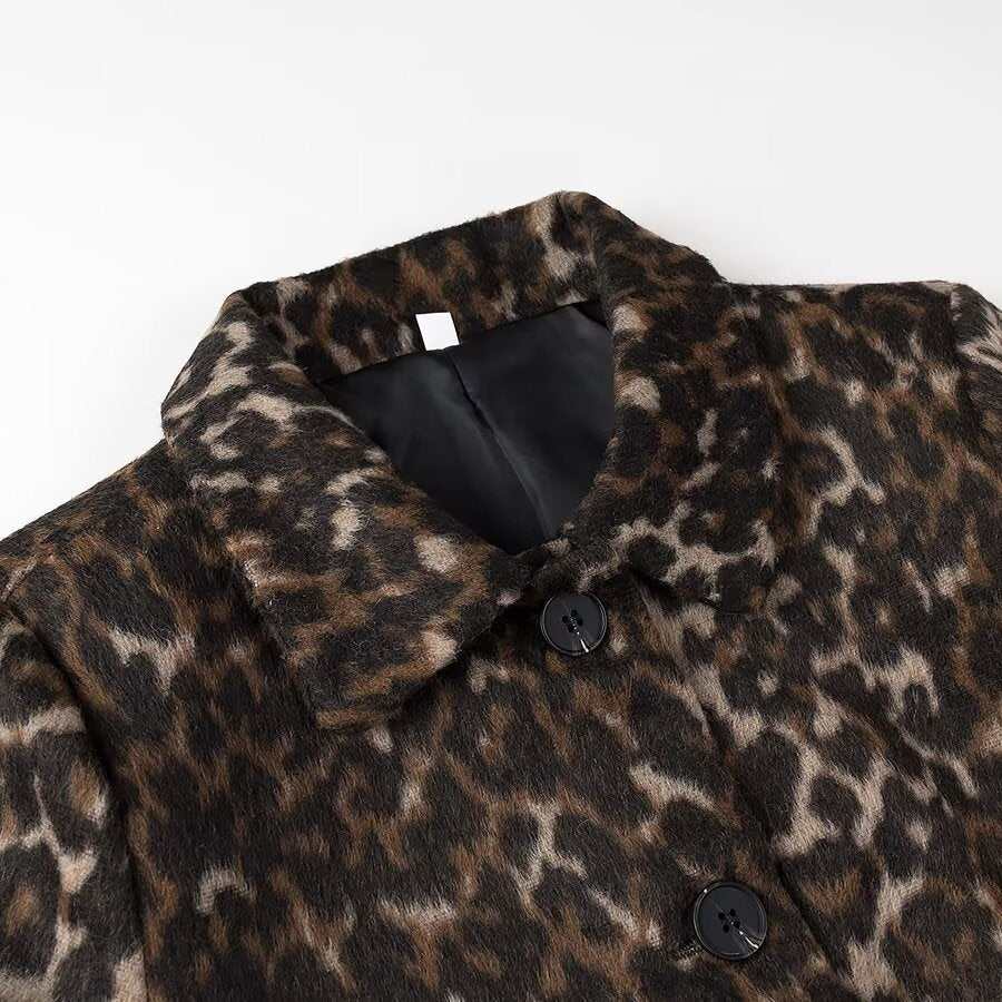 Damen Boxy‑Kurzjacke mit Leopardenmuster, Hemdkragen und aufgesetzten Pattentaschen Echo Archiv