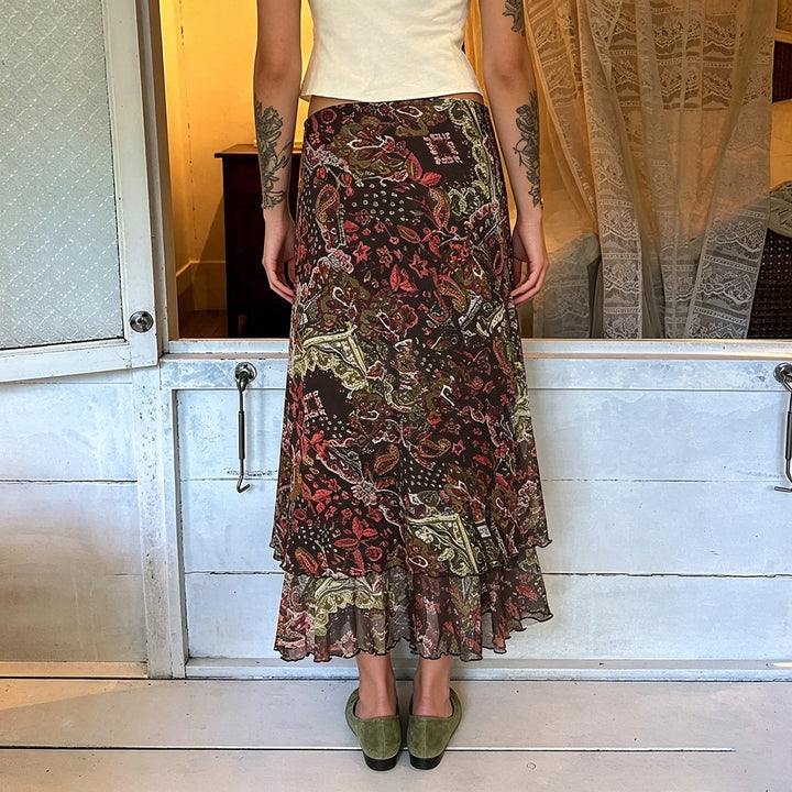 Damen Chiffon-Midirock mit mehrlagigem Volant, Paisley-Print und Zipfelsaum – Rosévia
