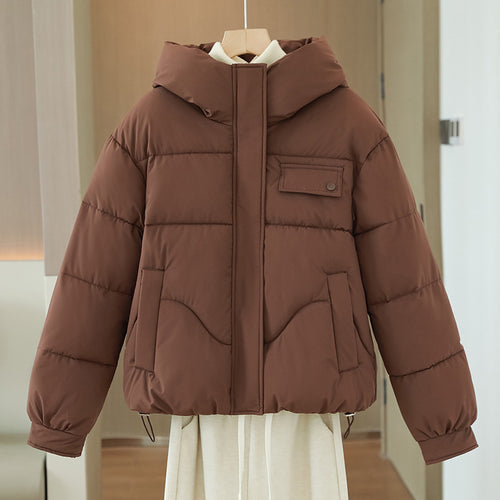 Damen kurzes wattiertes Kapuzenblouson mit verdeckter Frontblende, Brustpattentasche und verstellbarem Kordelsaum – Célinea