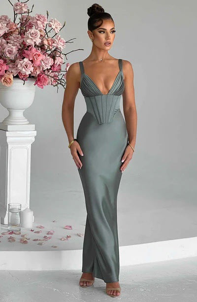 Damen Elegantes Abendkleid mit tailliertem Oberteil und schmalen Trägern Echo Archiv