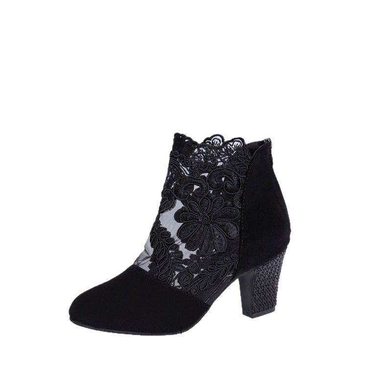 Damen Stiefelette mit transparentem Blumen-Spitzeinsatz und dekorativem Blockabsatz Echo Archiv