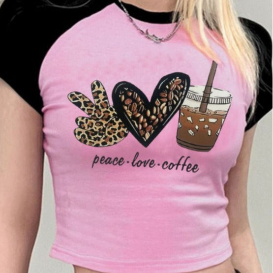 Damen Crop-T-Shirt mit kreativem Kaffee-Motiv und lässiger Passform Echo Archiv