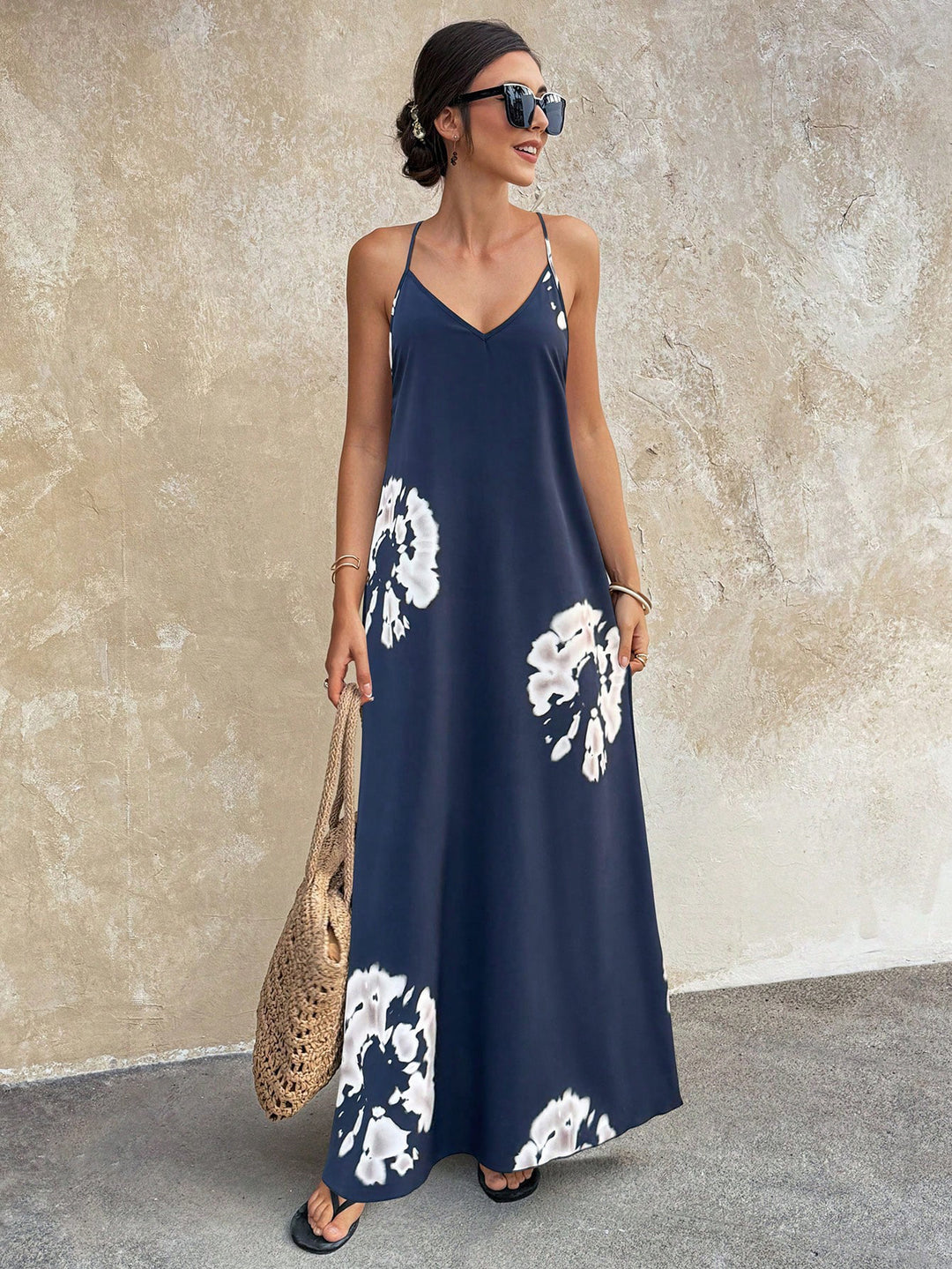 Damen Fließendes Maxikleid mit Spaghettiträgern, V-Ausschnitt und sommerlicher Leinenoptik Echo Archiv