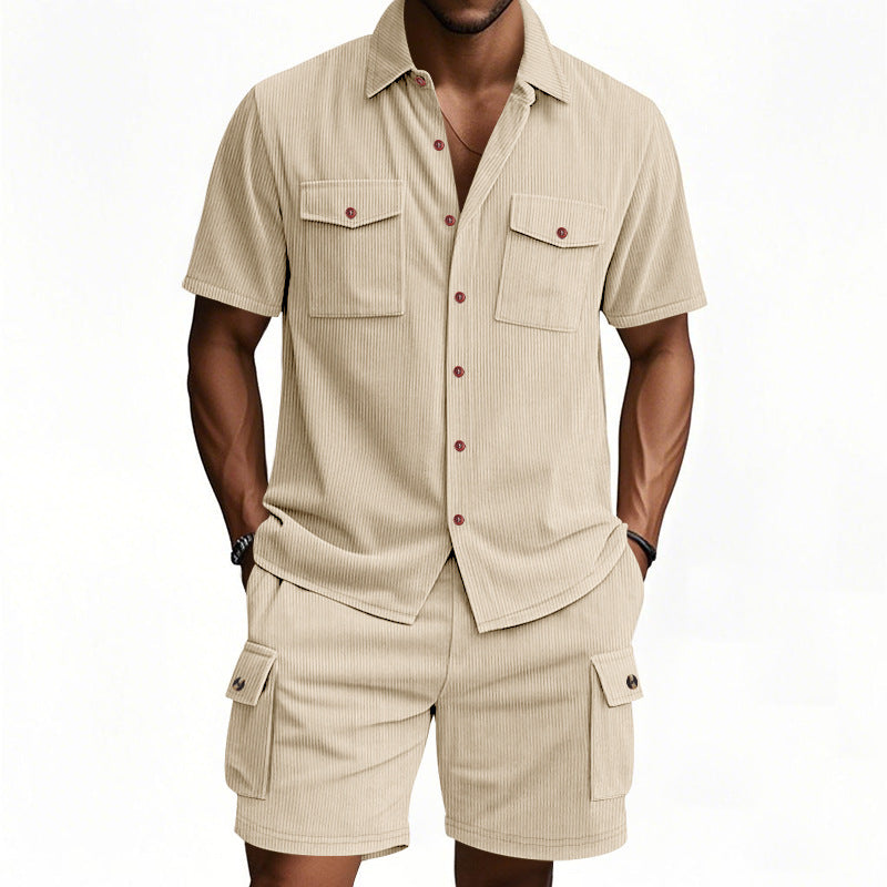 Herren lässiges Freizeitset mit Kurzarmhemd und Shorts Echoarchiv