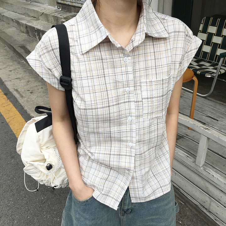 Damen Kurzarm-Karobluse mit tailliertem Schnitt und Knopfdetails Echo Archiv