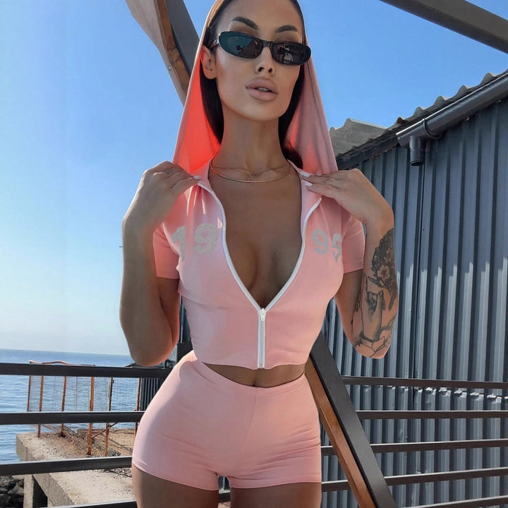 Damen sportliches Zweiteiliges Set mit Kapuzenoberteil und kurzen Shorts Echo Archiv