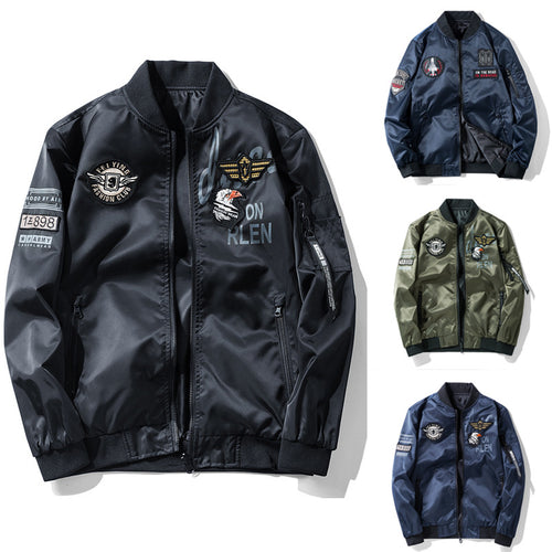 Herren Piloten-Bomberjacke mit Emblemapplikationen, leichtem Nylonaußenstoff und Ärmeltasche Echo Archiv