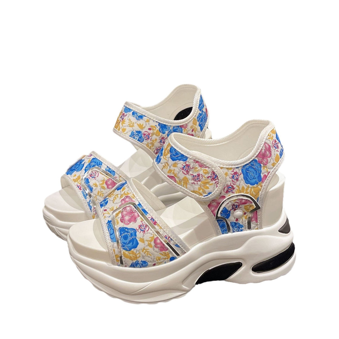 Damen Massiver Keilabsatz-Sandalette mit verstellbaren Klettriemen und gEcho Archivlümtem Textilobermaterial – Sorelia