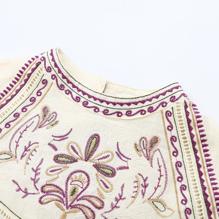 Damen Bestickte Boho-Bluse mit Rundhals, Kellerfalten und Spitzen‑Yoke Echoarchiv