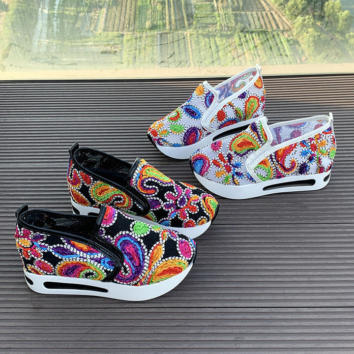 Damen modische Slip-On Sneakers mit buntem Stickdesign Echo Archiv