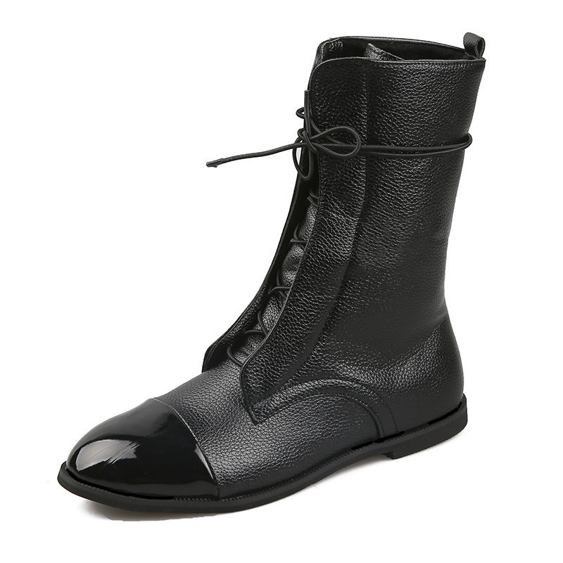 Damen nan elegante Schnür-Stiefelette mit lackiertem Zehenkappen-Detail, genarbtem Obermaterial und schlanker Flachsohle Echo Archiv